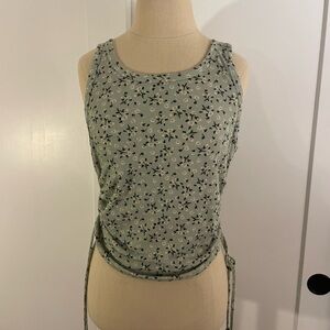 Floral print women’s top.